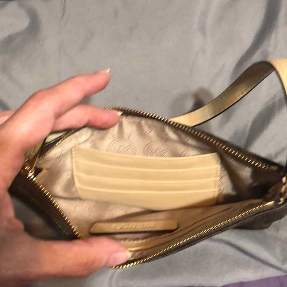 Large Michael Kors Wristlet - Picture 3 of 4